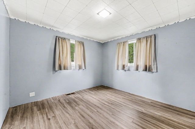 200 W Summit Street, Muir Vllg, MI 48860