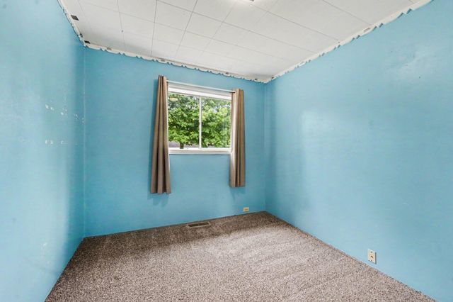 200 W Summit Street, Muir Vllg, MI 48860