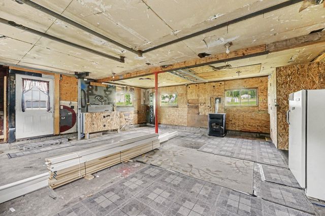 200 W Summit Street, Muir Vllg, MI 48860