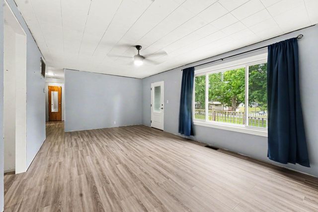 200 W Summit Street, Muir Vllg, MI 48860