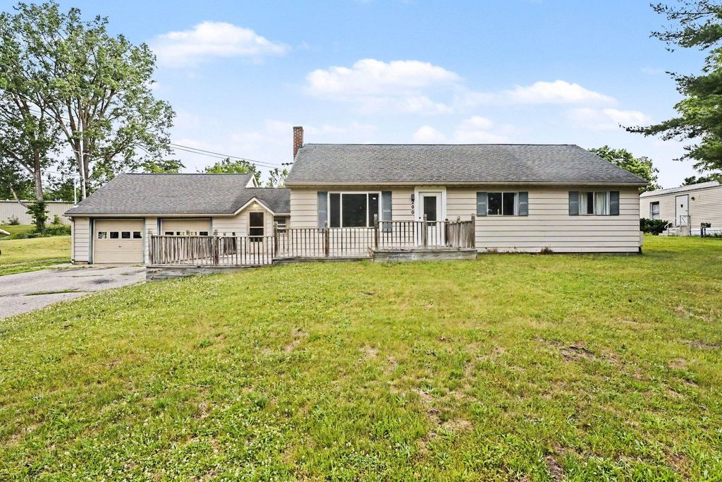 200 W Summit Street, Muir Vllg, MI 48860