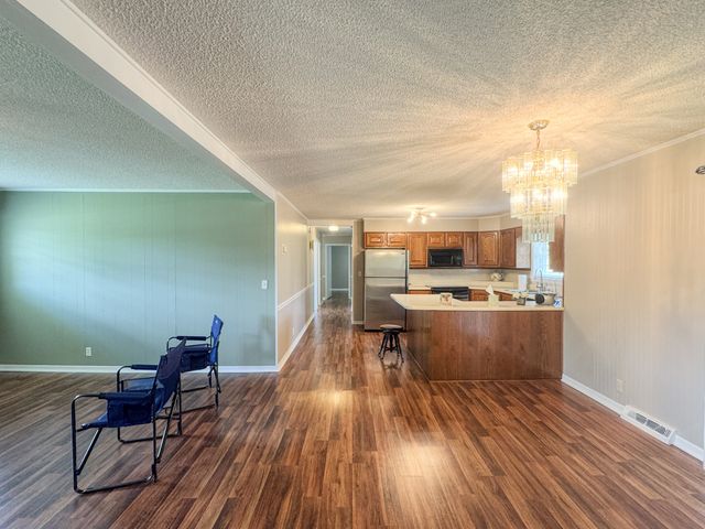 1406 Ellington Dr, Lafayette, TN 37083