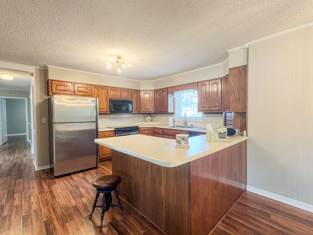 1406 Ellington Dr, Lafayette, TN 37083