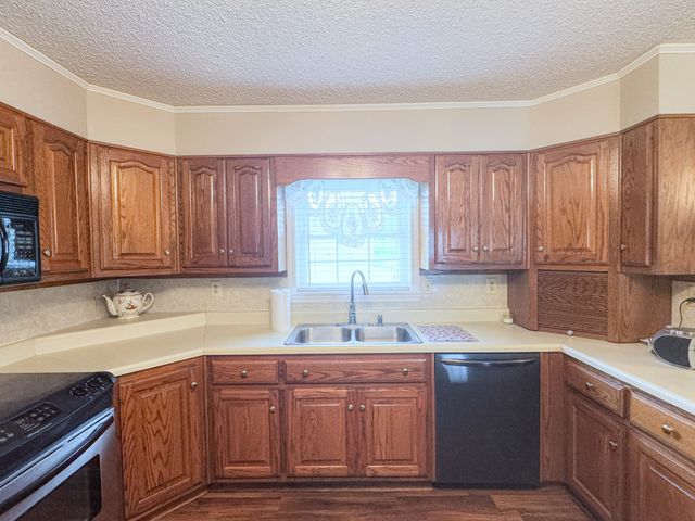 1406 Ellington Dr, Lafayette, TN 37083