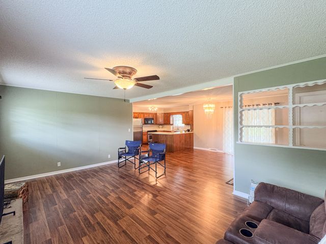 1406 Ellington Dr, Lafayette, TN 37083