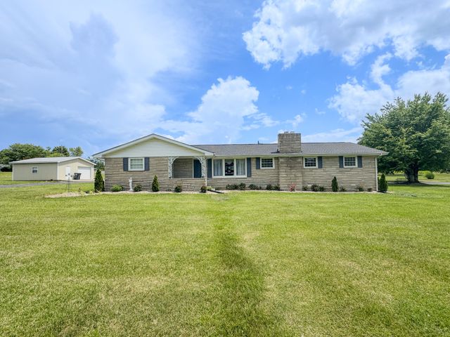 1406 Ellington Dr, Lafayette, TN 37083