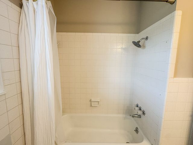 1406 Ellington Dr, Lafayette, TN 37083