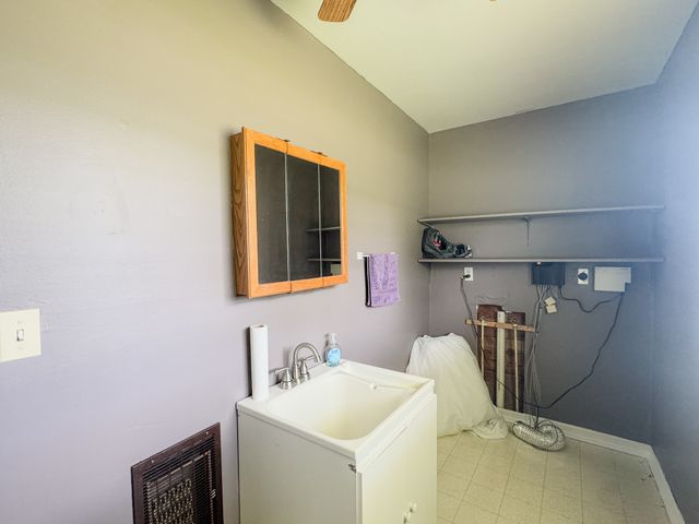 1406 Ellington Dr, Lafayette, TN 37083