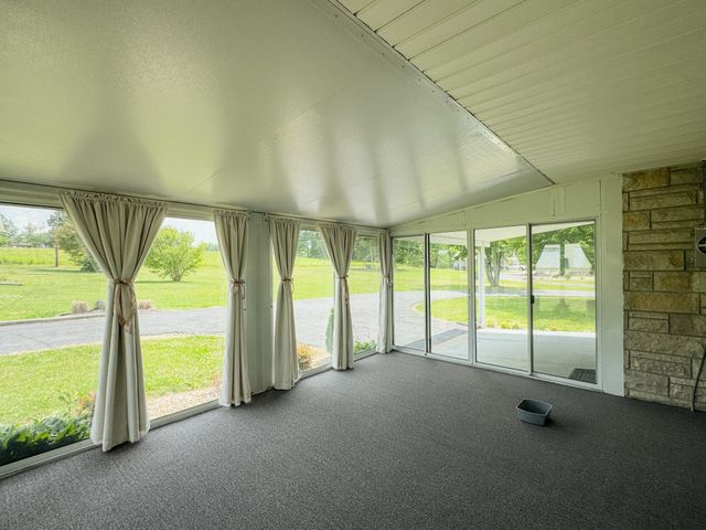 1406 Ellington Dr, Lafayette, TN 37083