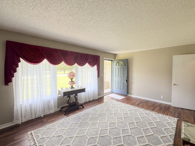 1406 Ellington Dr, Lafayette, TN 37083