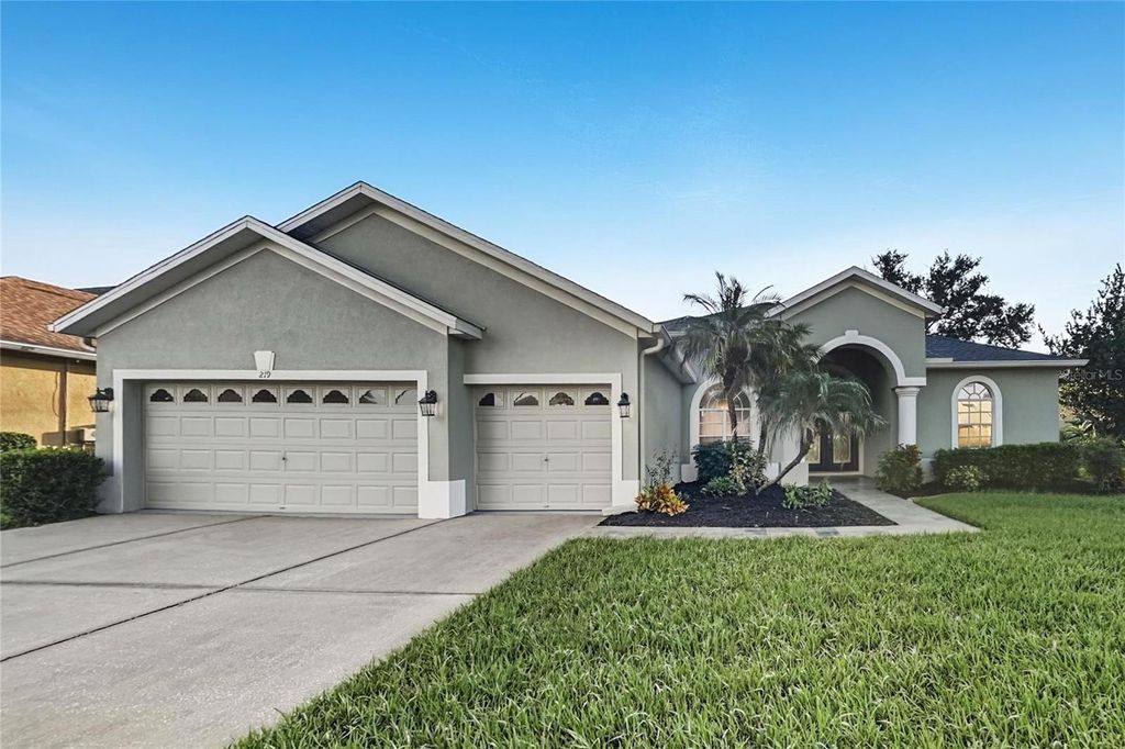 Image 1 of property listing at 219 RONJA LANE, Valrico, FL 33594