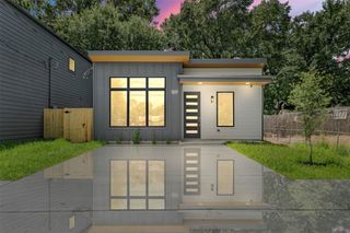 1277 Dewalt Street, Houston, TX 77088
