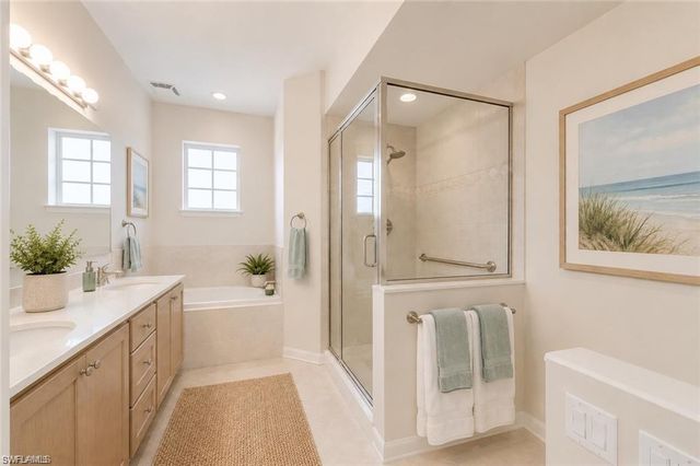 9111 Palmetto Ridge DR 201, Estero, FL 34135