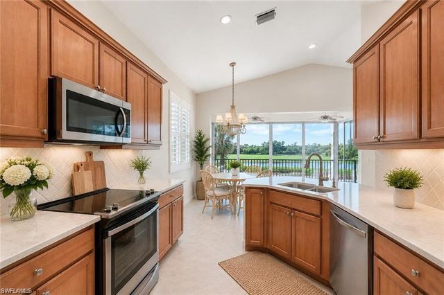 9111 Palmetto Ridge DR 201, Estero, FL 34135