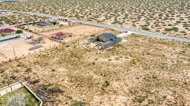 13961 Santa Fe Trail Trail, El Paso, TX 79938