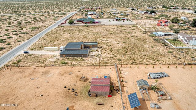 13961 Santa Fe Trail Trail, El Paso, TX 79938