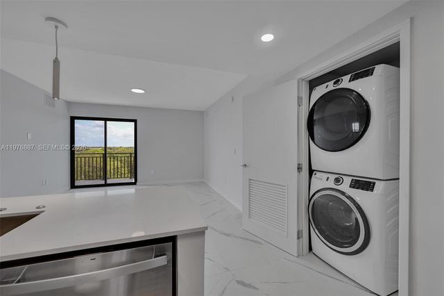 840 NE 130th Street 211, North Miami, FL 33161