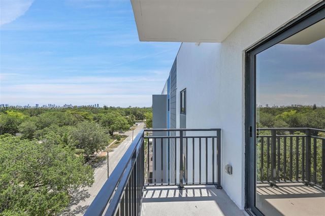 840 NE 130th Street 211, North Miami, FL 33161