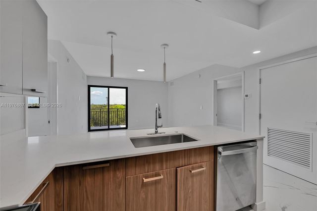 840 NE 130th Street 211, North Miami, FL 33161