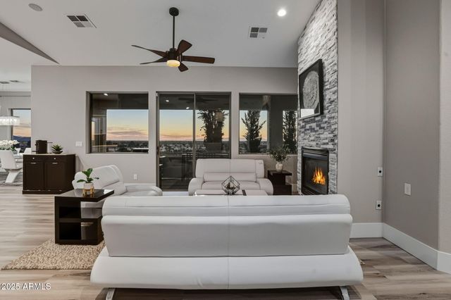 18422 N 14TH Street, Phoenix, AZ 85022