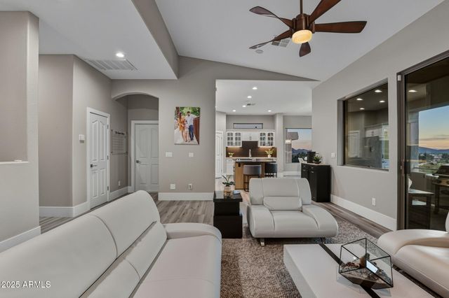 18422 N 14TH Street, Phoenix, AZ 85022