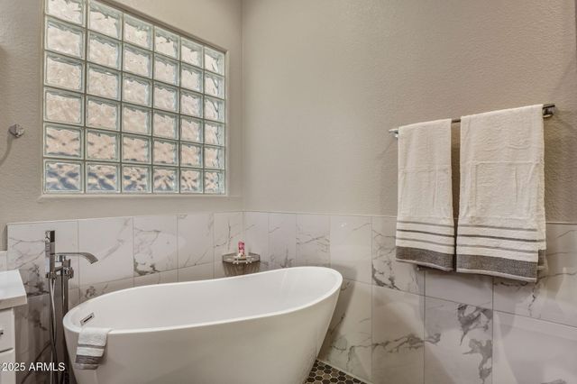 18422 N 14TH Street, Phoenix, AZ 85022