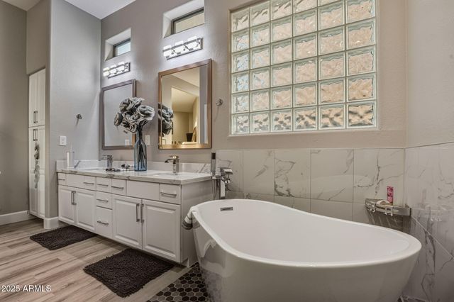 18422 N 14TH Street, Phoenix, AZ 85022