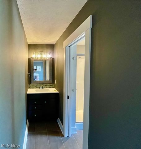 224 Hidden Glen Trail, Chardon, OH 44024