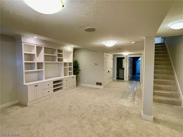 224 Hidden Glen Trail, Chardon, OH 44024
