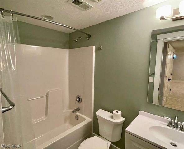 224 Hidden Glen Trail, Chardon, OH 44024
