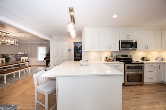 264 Claridge Curve, Peachtree City, GA 30269