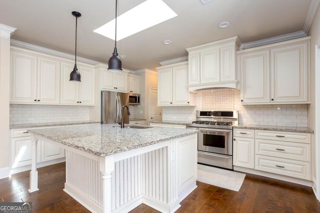 100 Batten Board Way, Woodstock, GA 30189