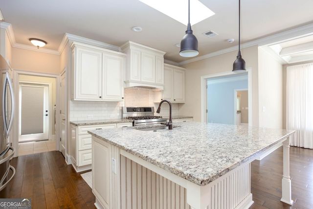 100 Batten Board Way, Woodstock, GA 30189