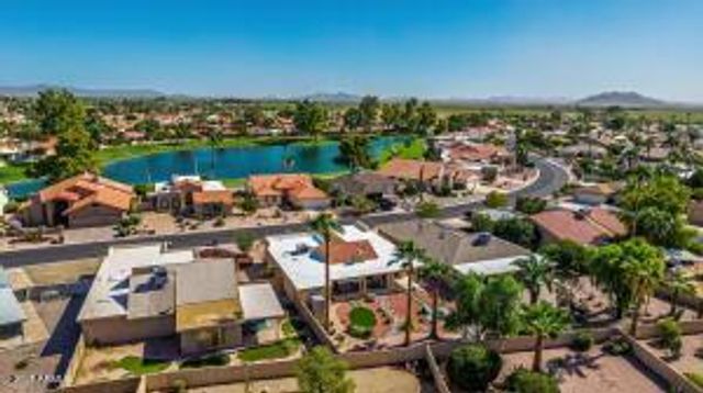 26414 S LAKEMONT Drive, Sun Lakes, AZ 85248
