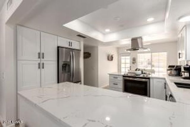 26414 S LAKEMONT Drive, Sun Lakes, AZ 85248