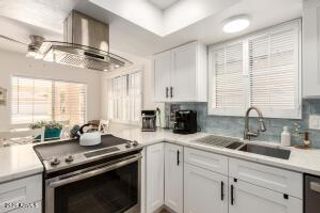 26414 S LAKEMONT Drive, Sun Lakes, AZ 85248