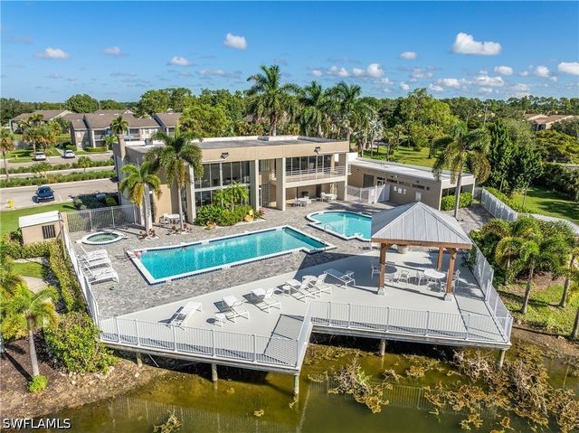 185 Santa Clara DR 13, Naples, FL 34104