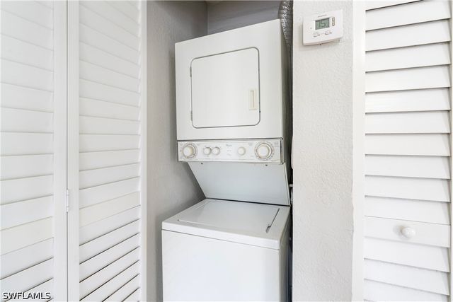 185 Santa Clara DR 13, Naples, FL 34104