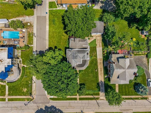 406 E Arthur Street, Liberty, MO 64068