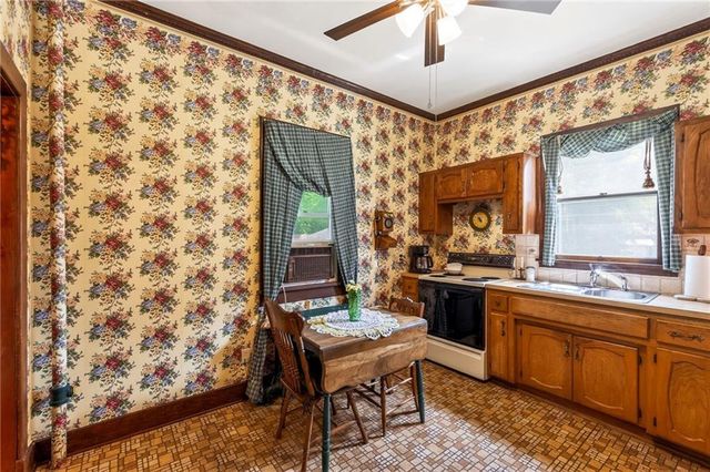 406 E Arthur Street, Liberty, MO 64068