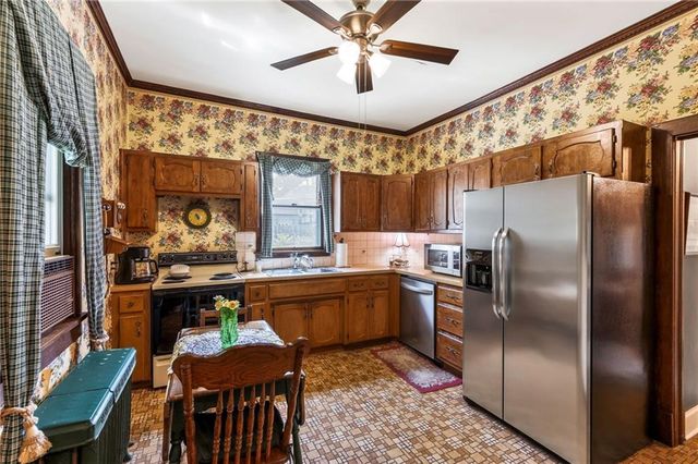 406 E Arthur Street, Liberty, MO 64068