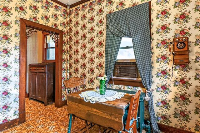406 E Arthur Street, Liberty, MO 64068