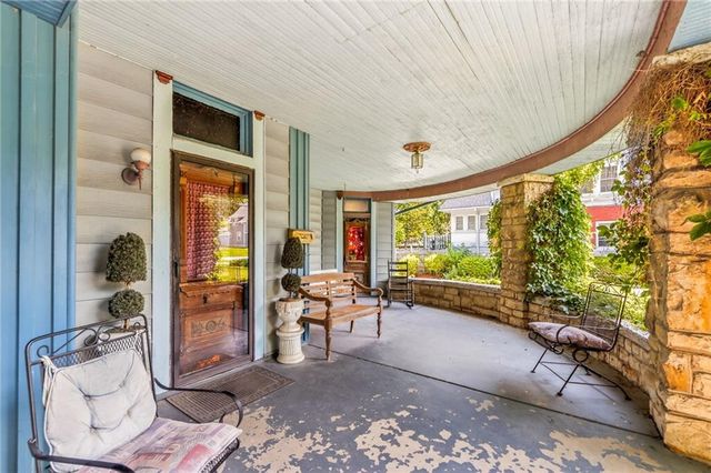 406 E Arthur Street, Liberty, MO 64068
