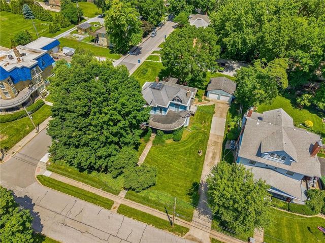 406 E Arthur Street, Liberty, MO 64068