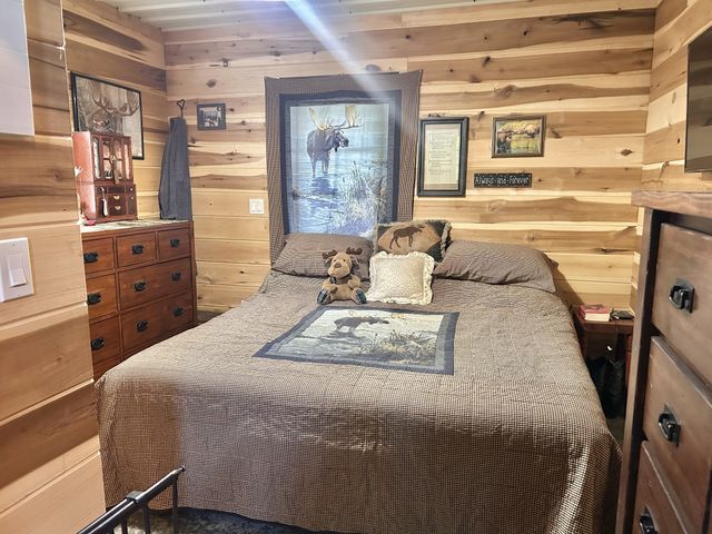 6339 Dickens Hill Rd, Bradyville, TN 37026