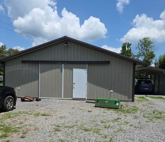 6339 Dickens Hill Rd, Bradyville, TN 37026
