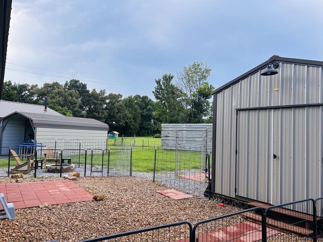 6339 Dickens Hill Rd, Bradyville, TN 37026
