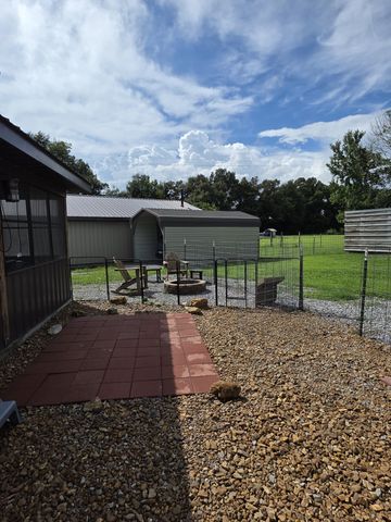 6339 Dickens Hill Rd, Bradyville, TN 37026