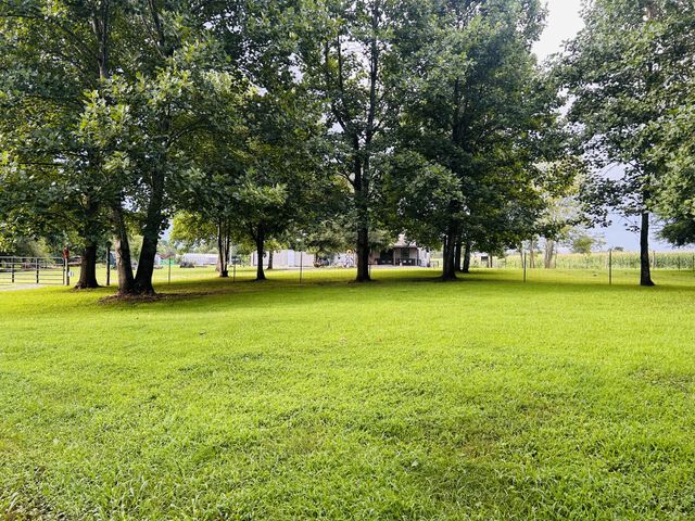 6339 Dickens Hill Rd, Bradyville, TN 37026