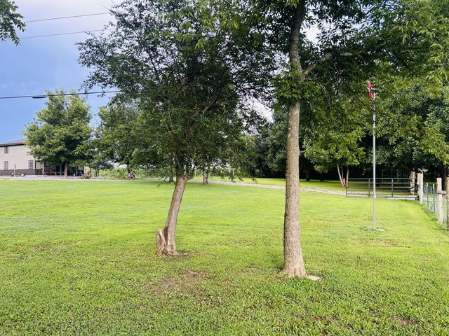 6339 Dickens Hill Rd, Bradyville, TN 37026